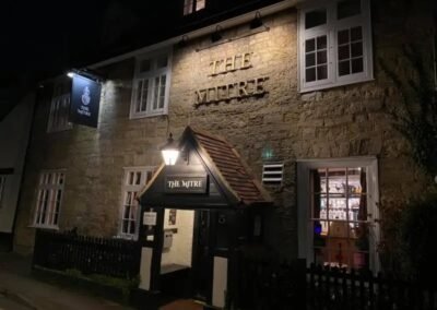 Buckingham Mitre pub security